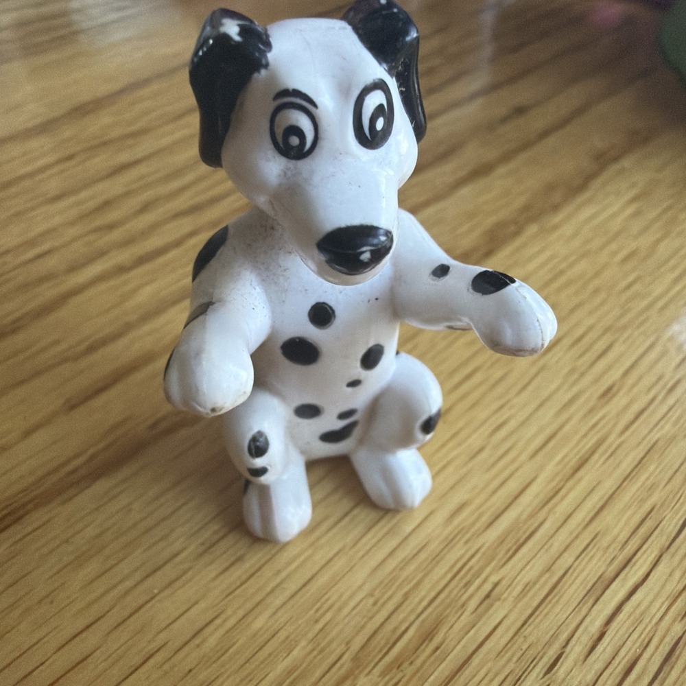 Chevron Cars Fuller Fire Truck Replacement Firehouse Dog 2008(DOG ONLY) 2" Tall